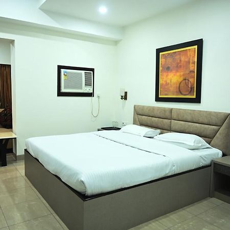 Elgin Suites Calcutta Exterior foto