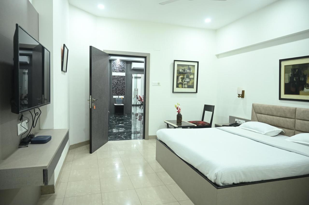 Elgin Suites Calcutta Exterior foto