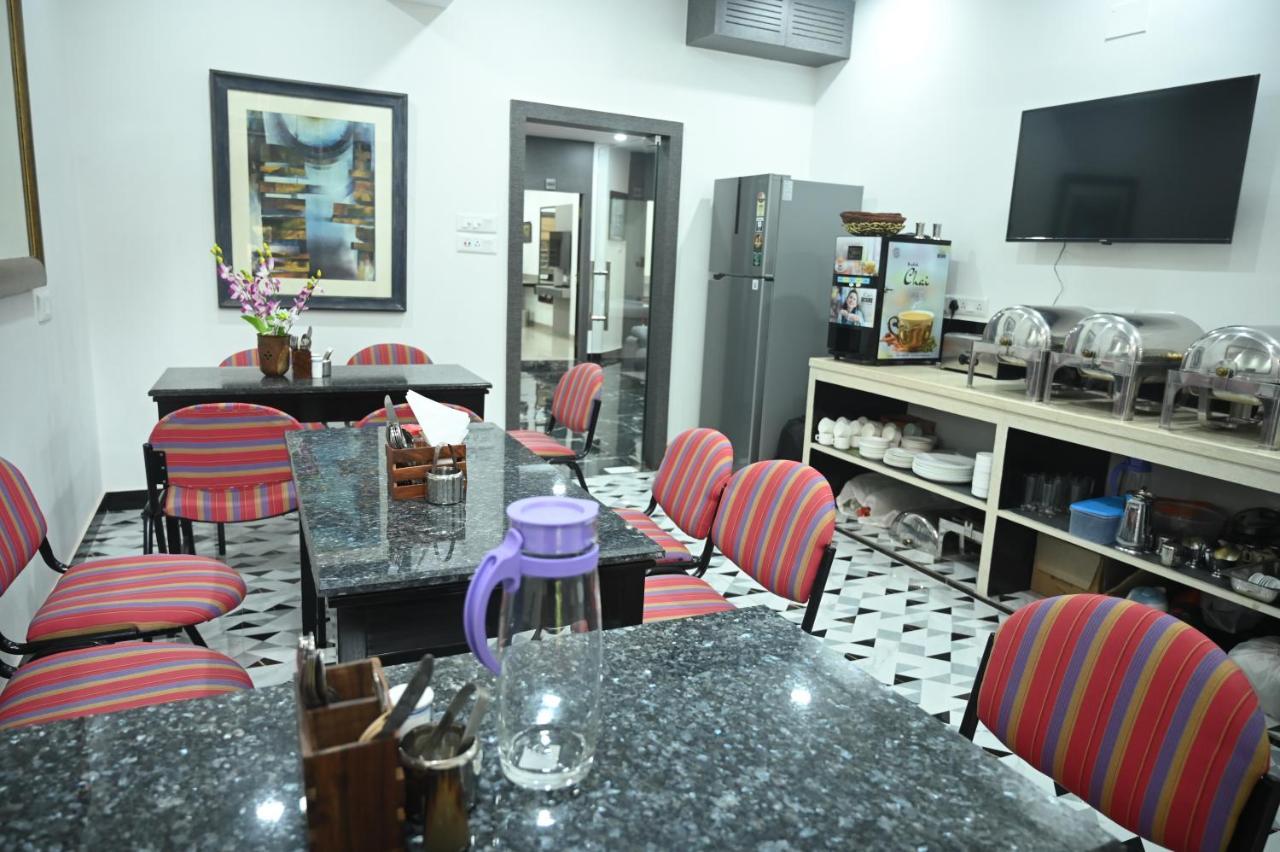 Elgin Suites Calcutta Exterior foto